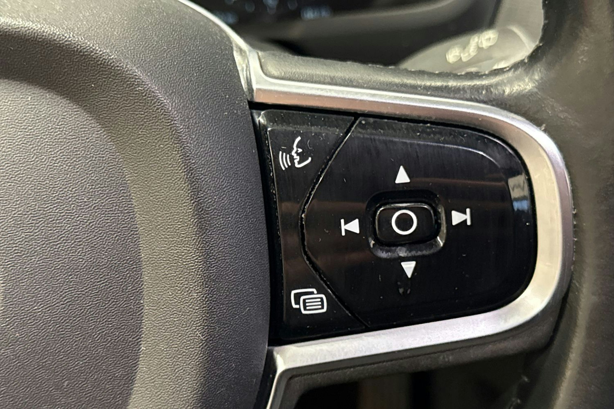 Hopea Volvo XC90 2016 kuva 13.