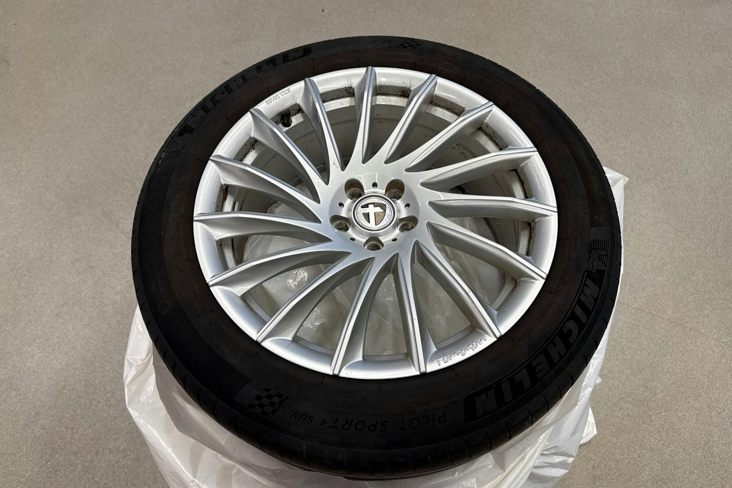 Hopea Volvo XC90 2016 kuva 26.