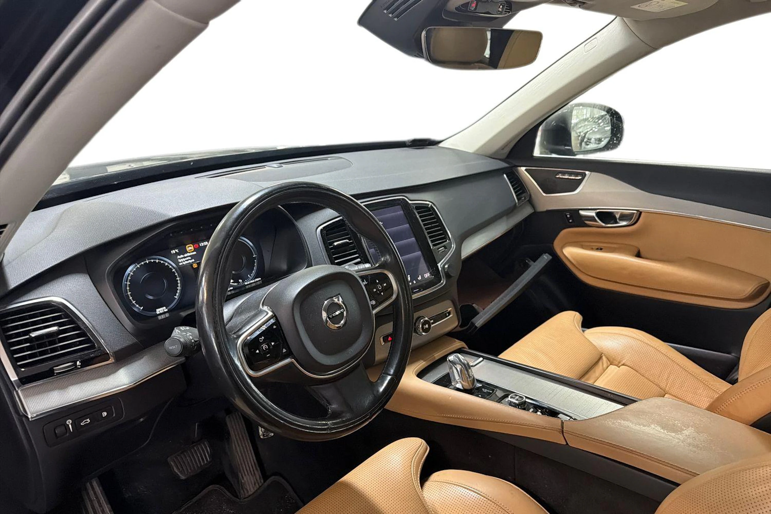 musta Volvo XC90 2016 kuva 3.