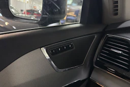 musta Volvo XC90 2016 kuva 6.