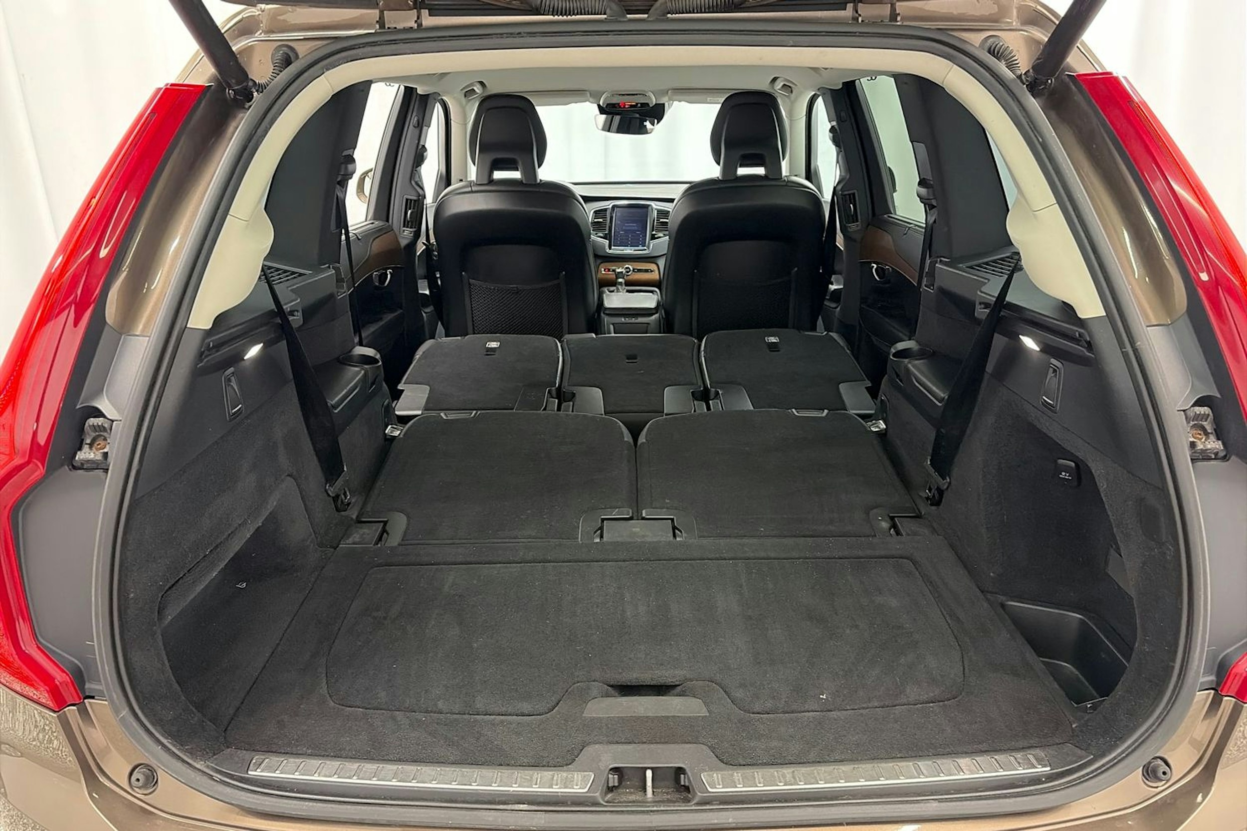 ruskea (beige) Volvo XC90 2016 kuva 13.