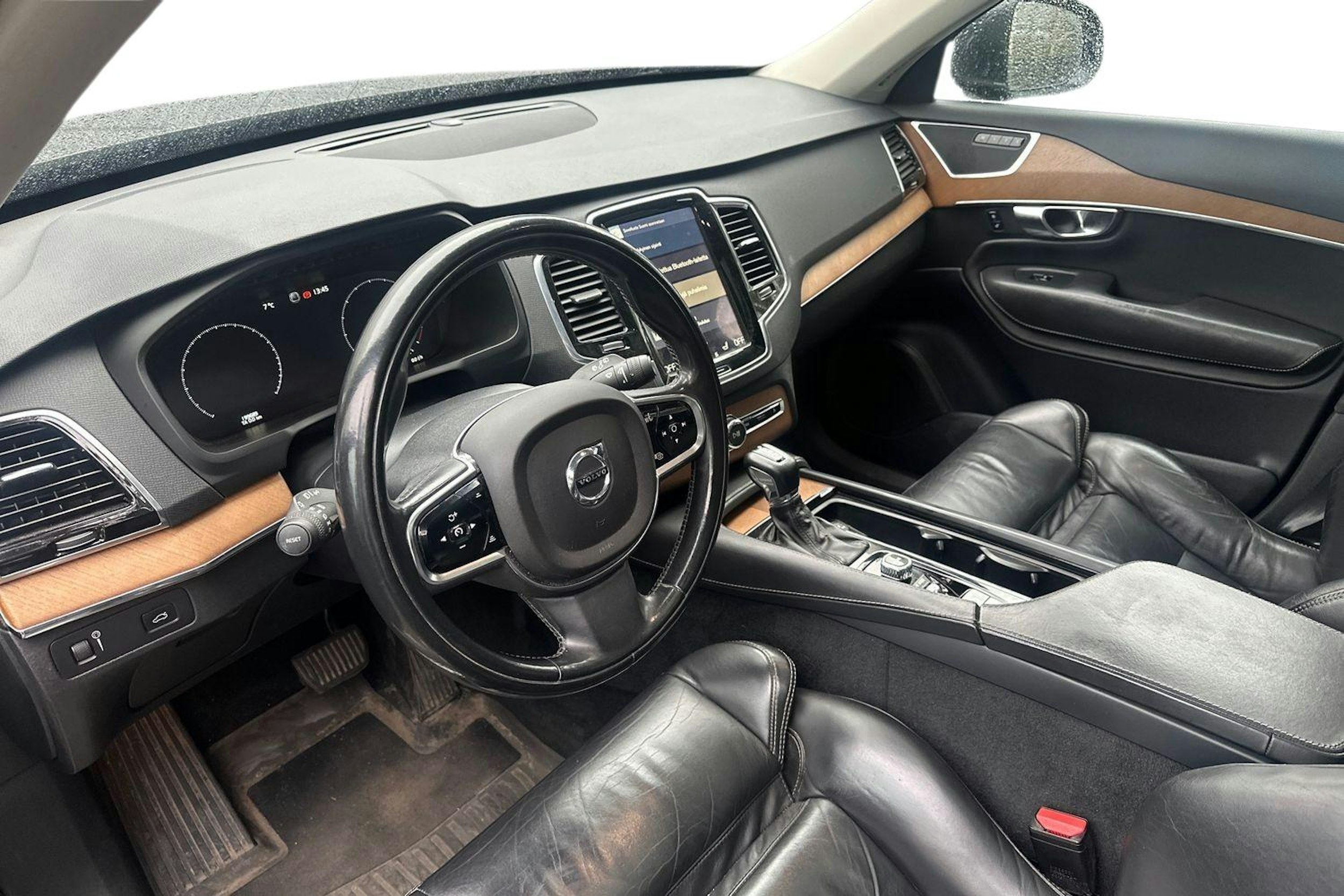 harmaa Volvo XC90 2017 kuva 3.