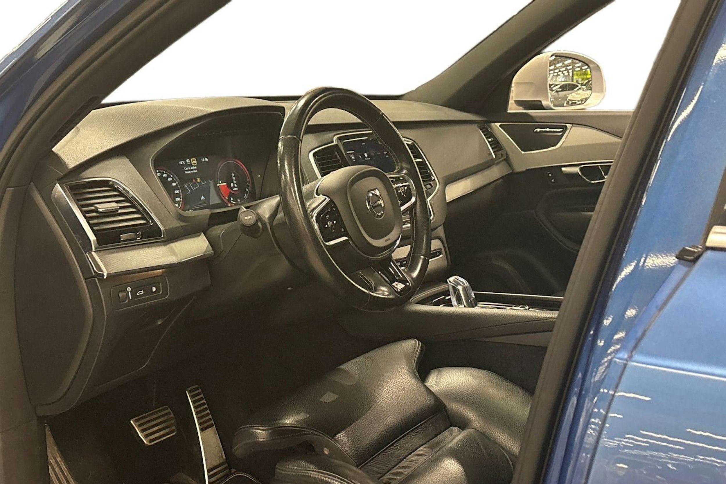 sininen Volvo XC90 2016 kuva 3.