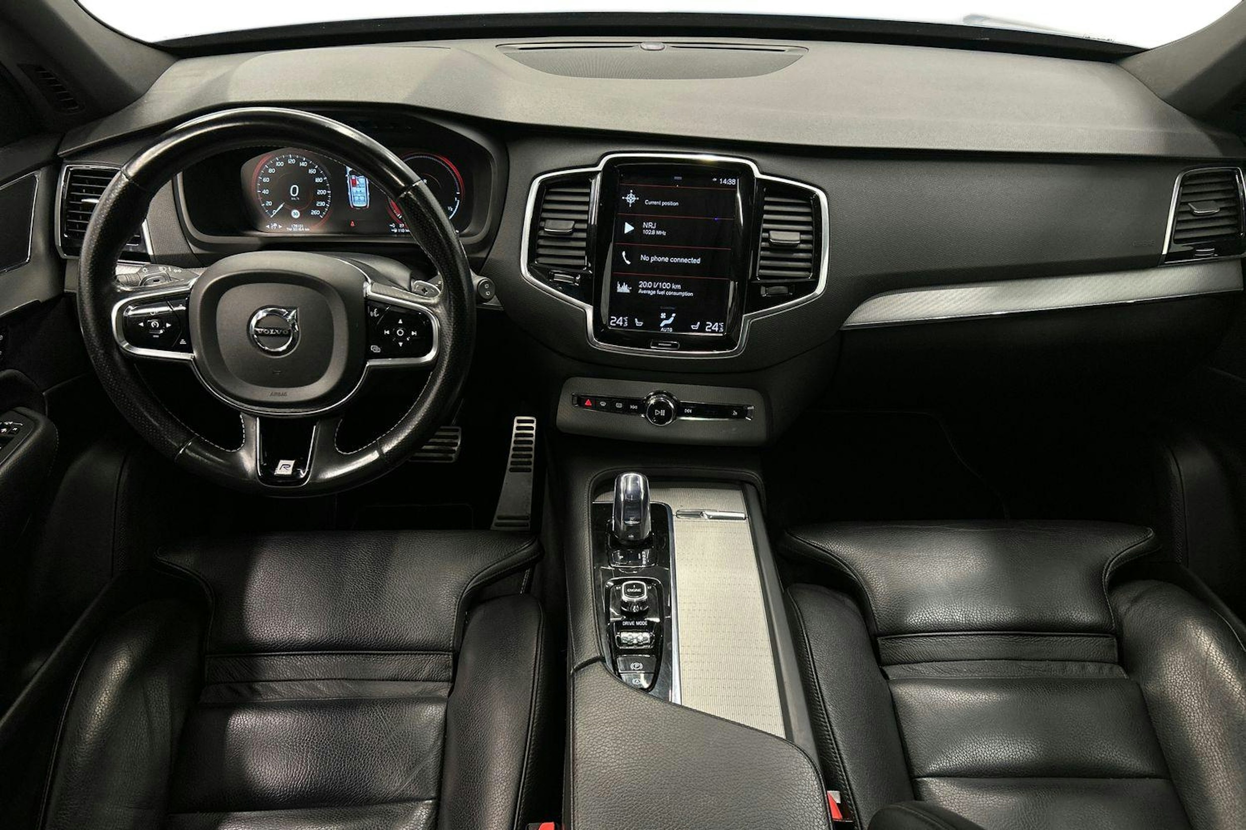 sininen Volvo XC90 2017 kuva 9.