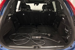 sininen Volvo XC90 2017 kuva 17.