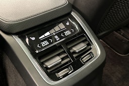 sininen Volvo XC90 2017 kuva 19.