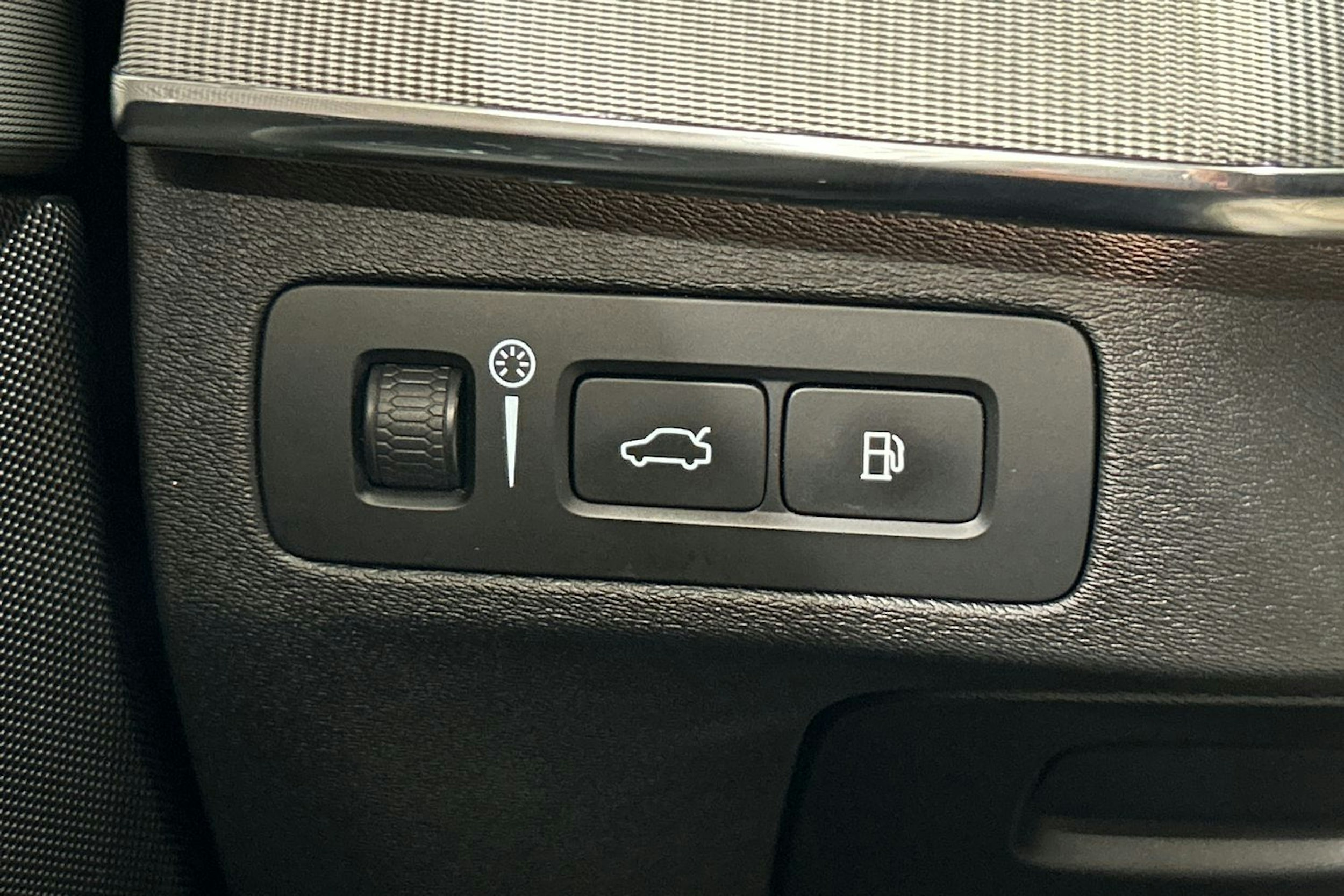 sininen Volvo XC90 2017 kuva 22.