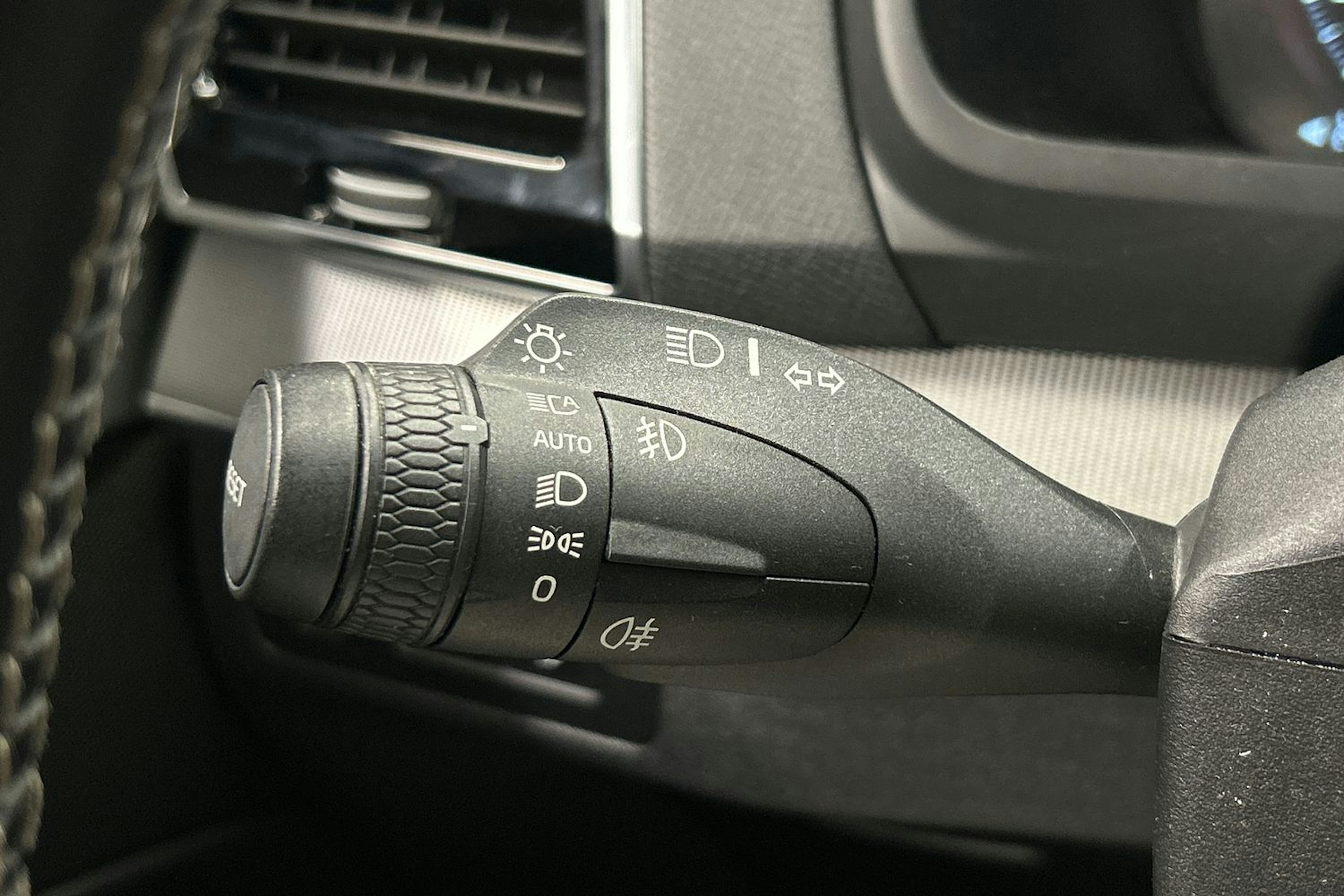 sininen Volvo XC90 2017 kuva 23.