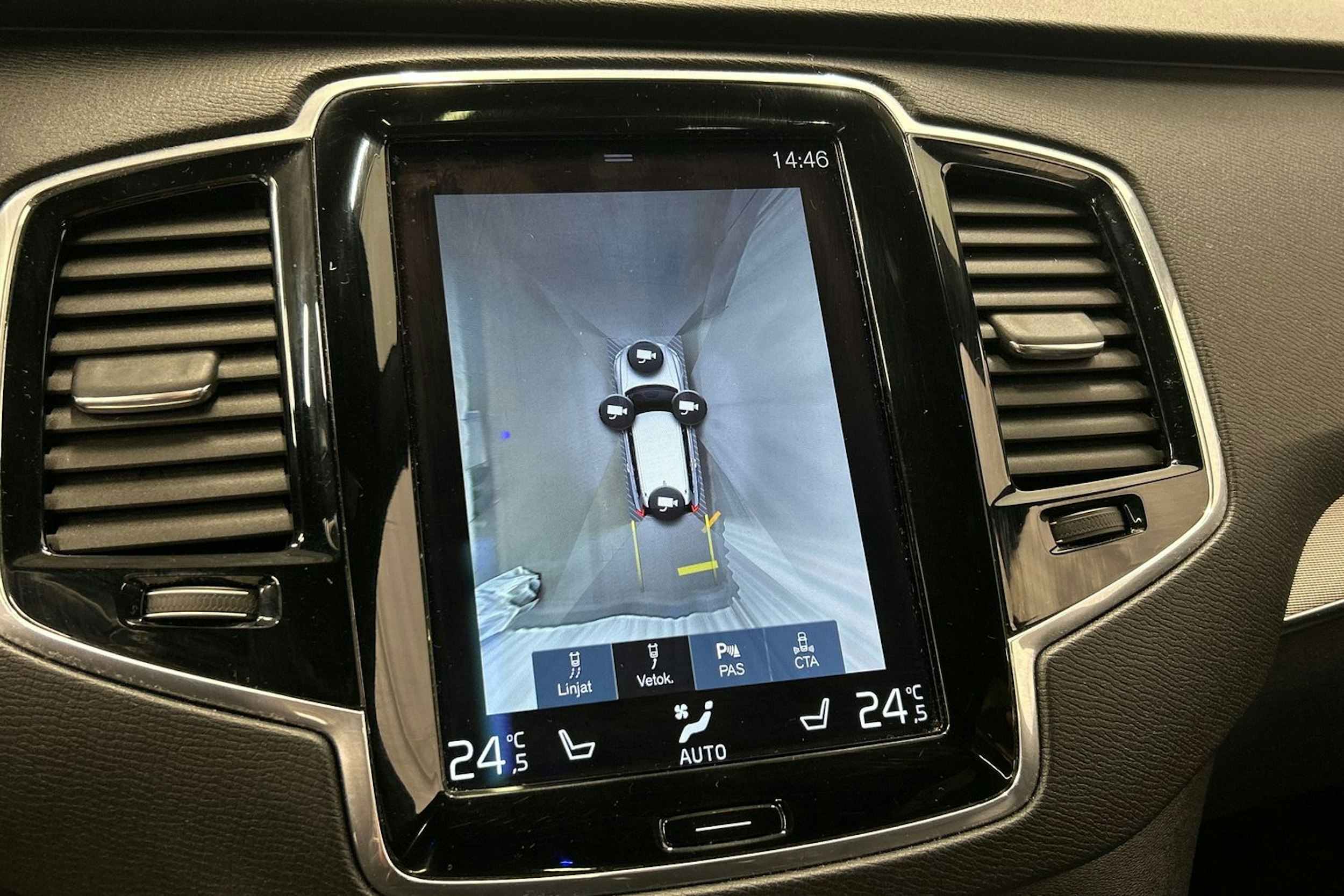 sininen Volvo XC90 2017 kuva 27.