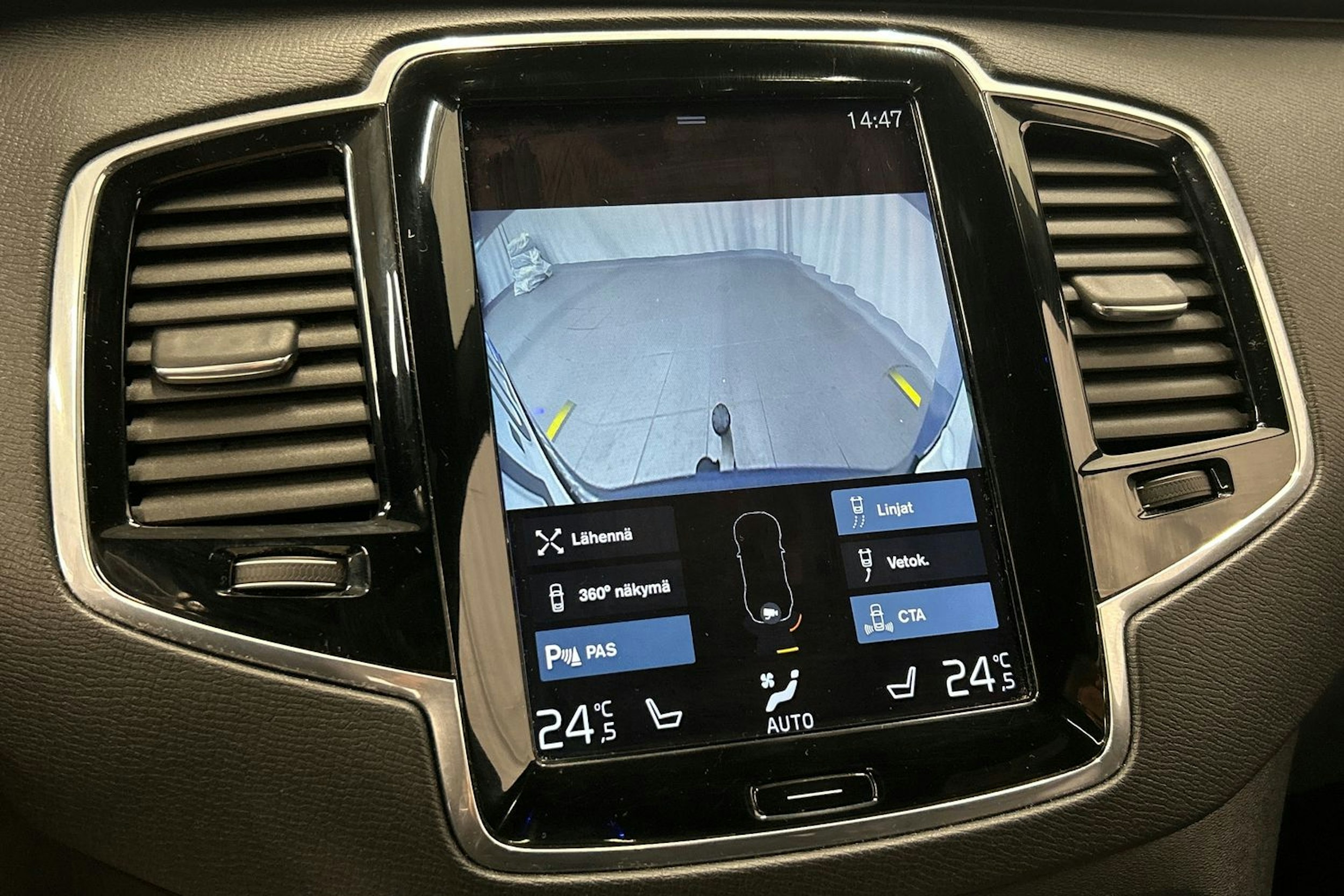 sininen Volvo XC90 2017 kuva 28.