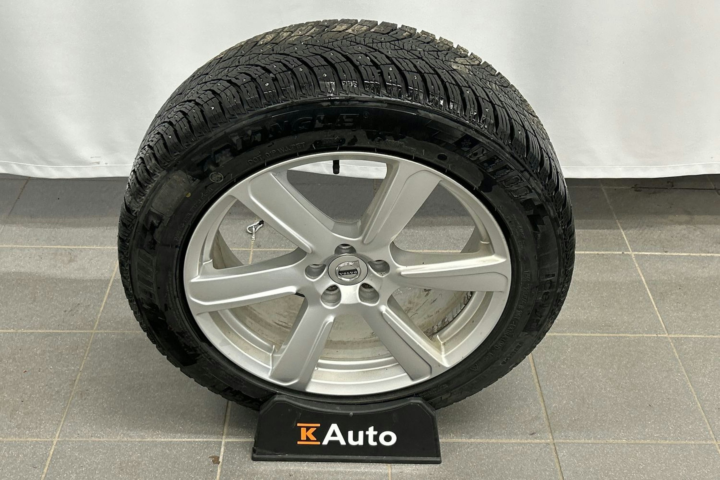 sininen Volvo XC90 2017 kuva 34.