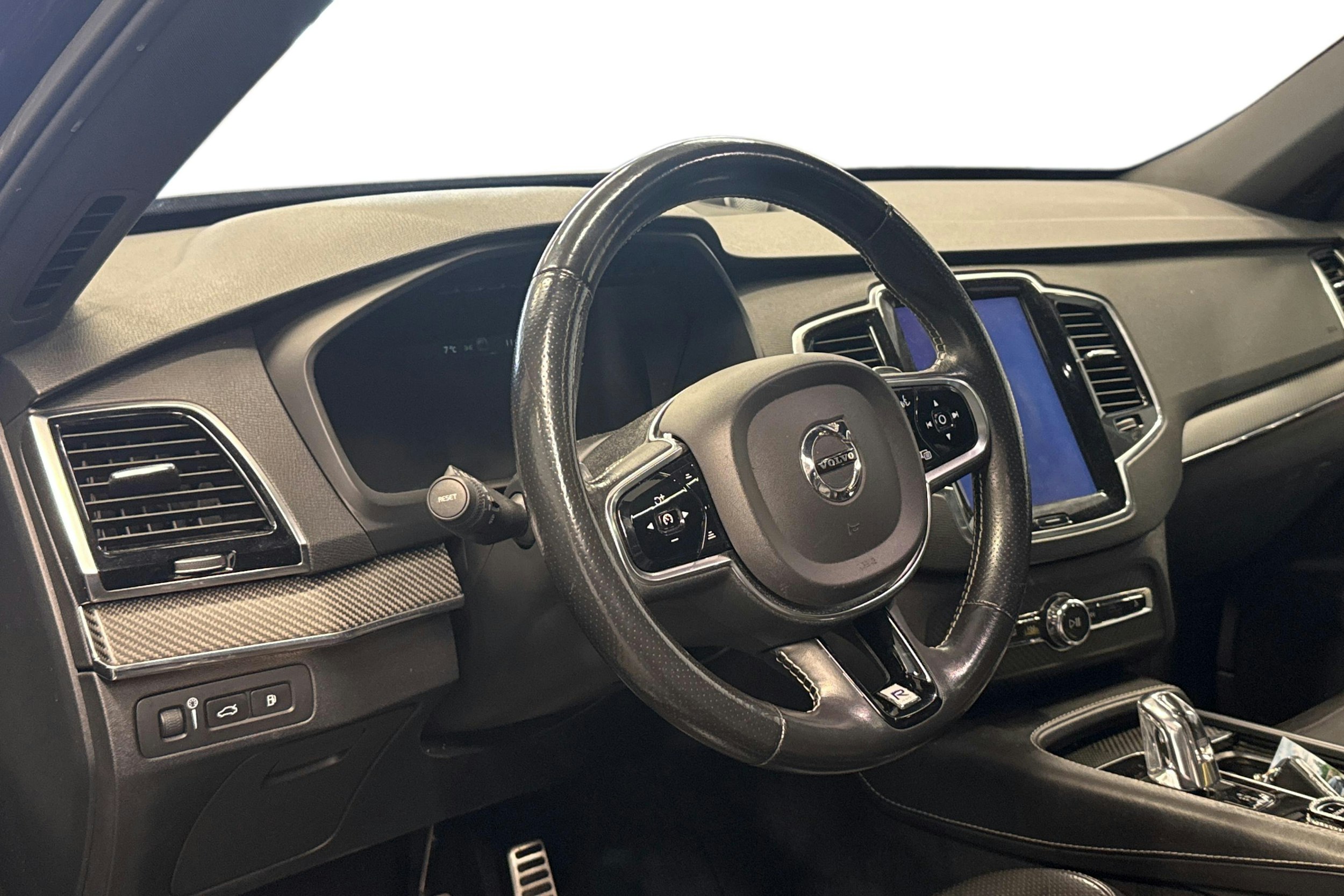 musta Volvo XC90 2017 kuva 3.