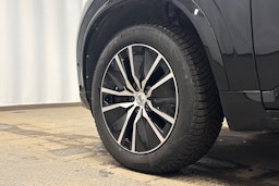 musta Volvo XC90 2017 kuva 13.