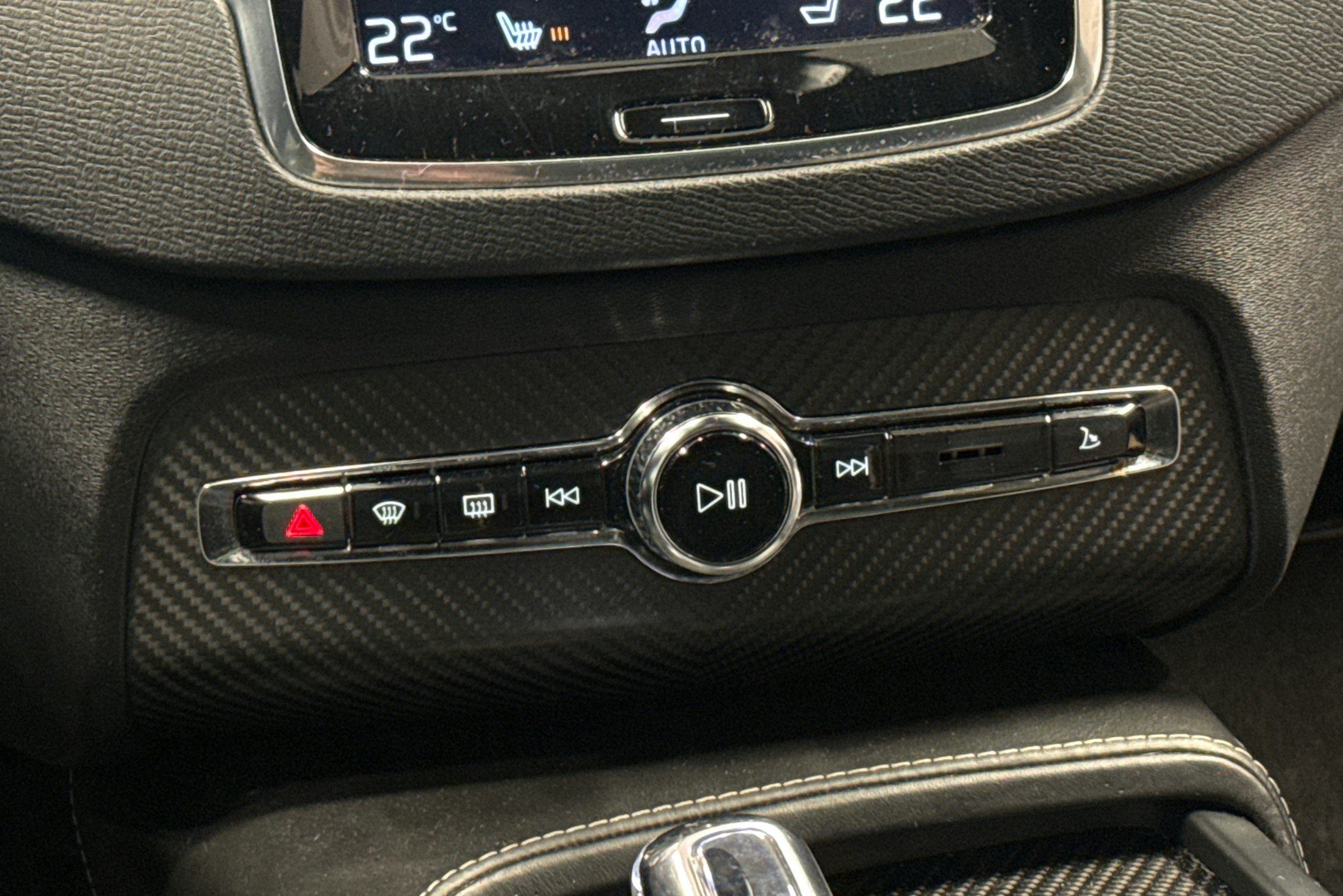 musta Volvo XC90 2017 kuva 25.