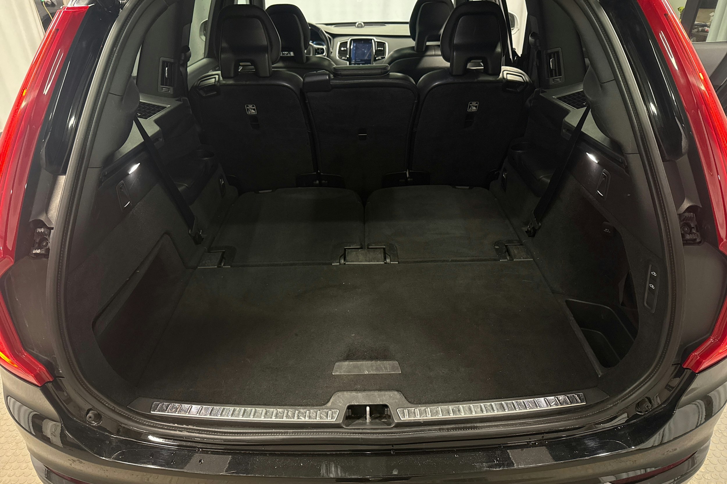 musta Volvo XC90 2017 kuva 32.