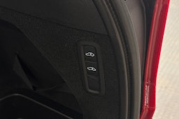 musta Volvo XC90 2017 kuva 33.