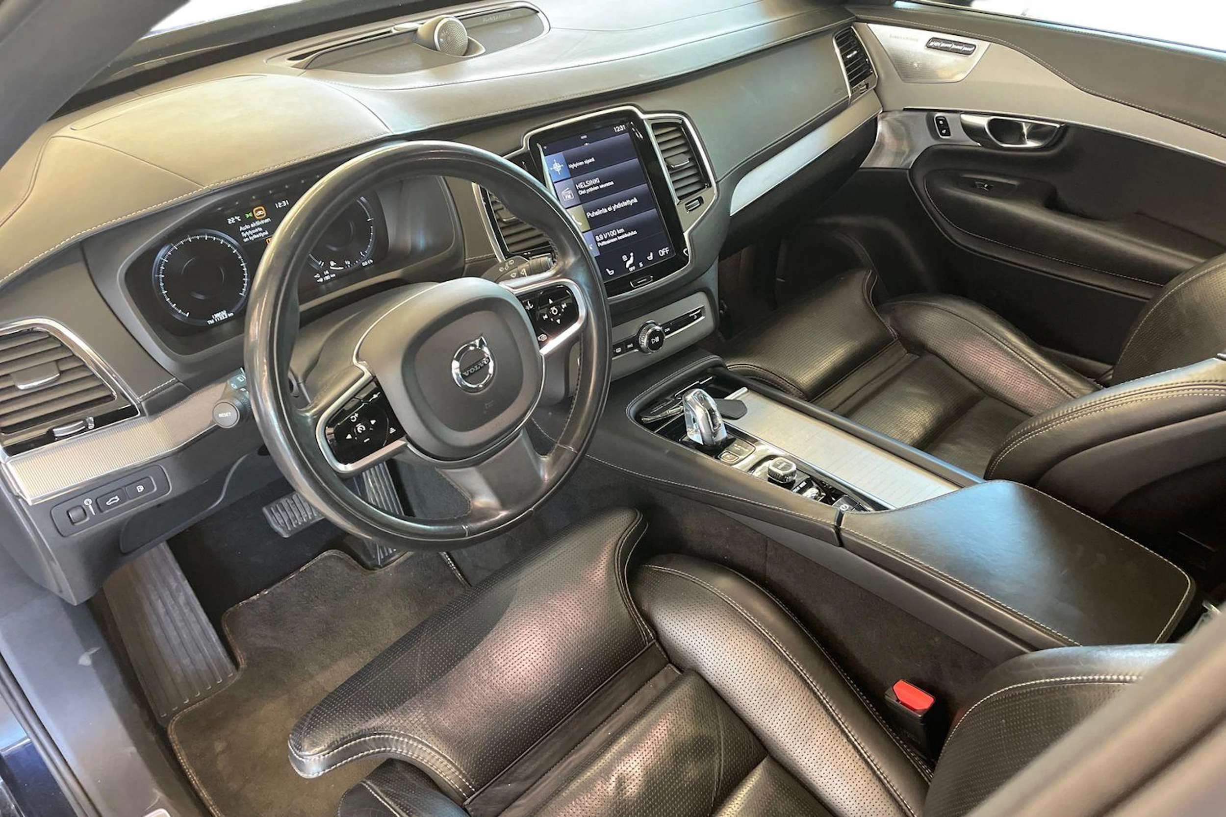Sininen Volvo XC90 2017 kuva 6.