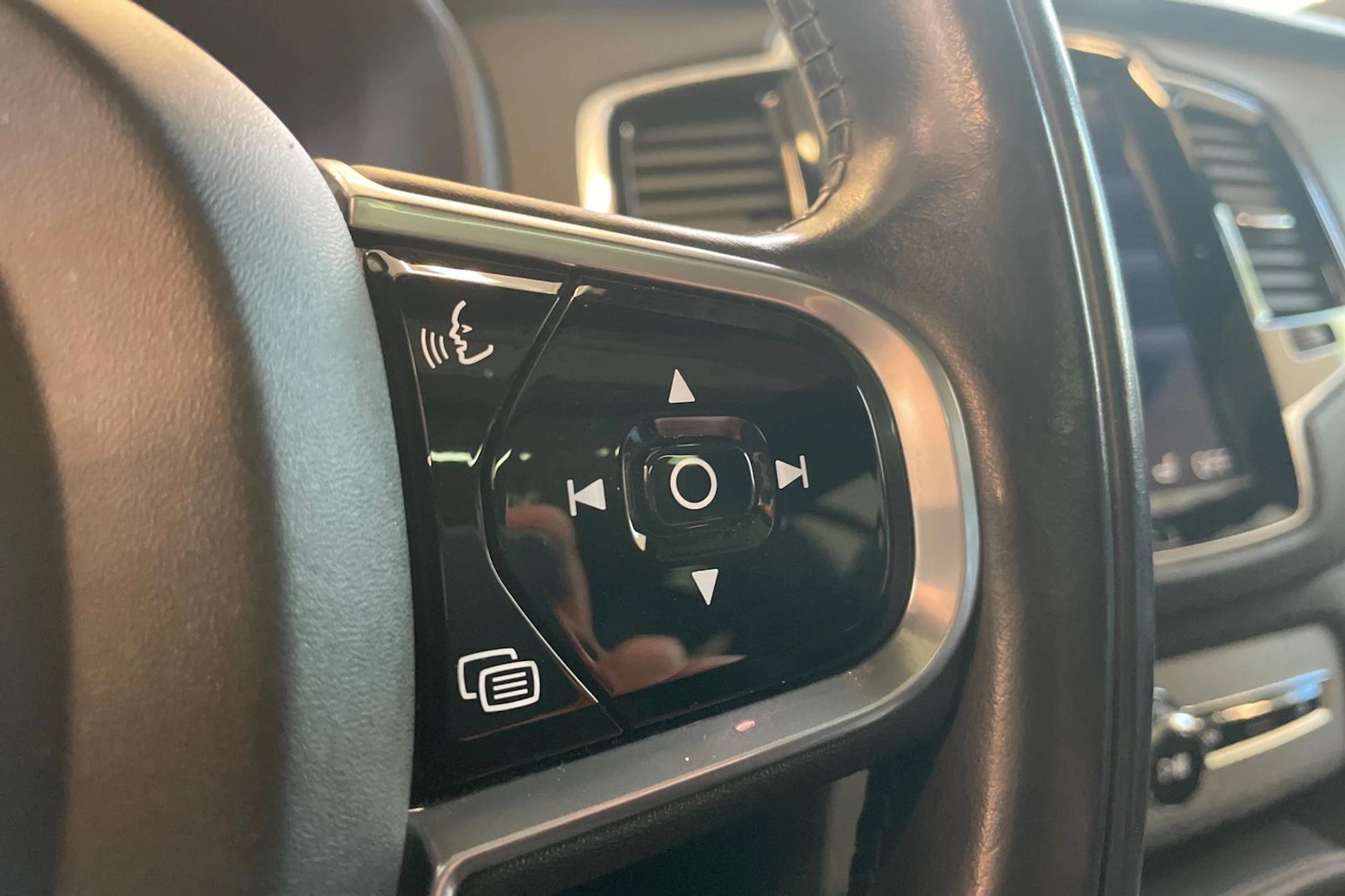 Sininen Volvo XC90 2017 kuva 17.