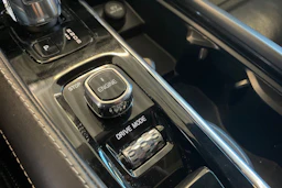 Sininen Volvo XC90 2017 kuva 22.