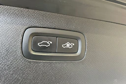 Sininen Volvo XC90 2017 kuva 29.