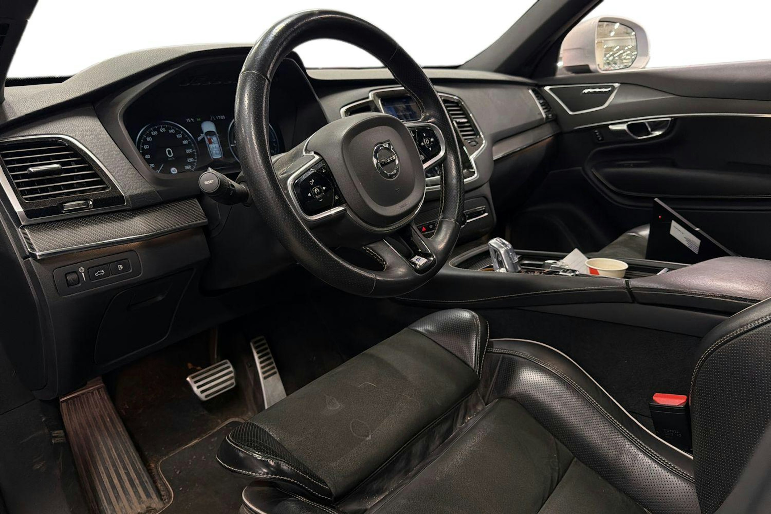 sininen Volvo XC90 2017 kuva 3.