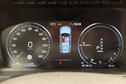 sininen Volvo XC90 2017 kuva 16.