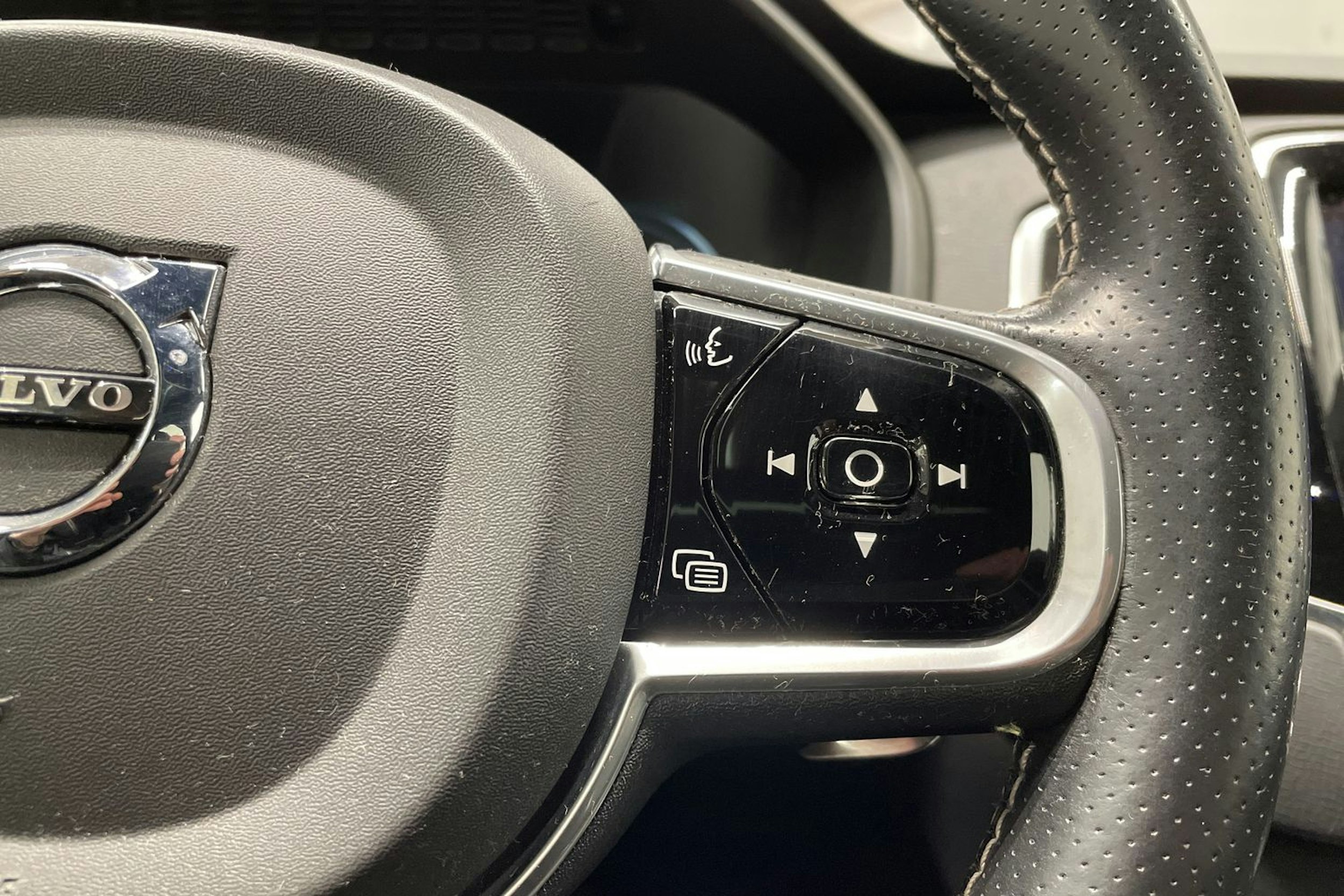 sininen Volvo XC90 2017 kuva 24.