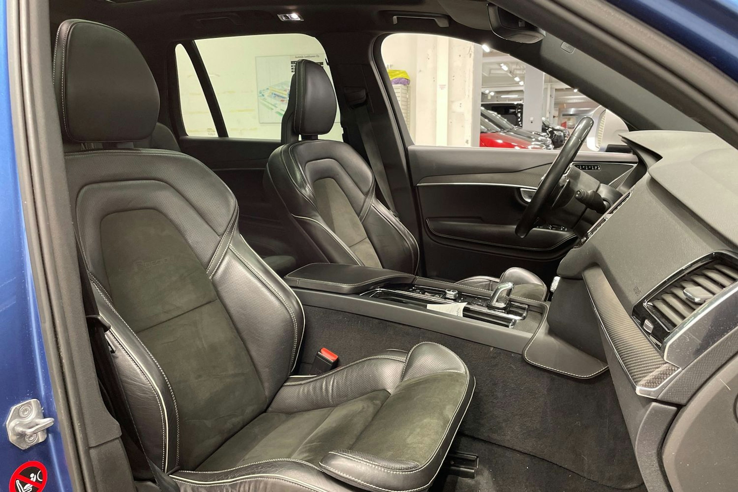 sininen Volvo XC90 2017 kuva 30.