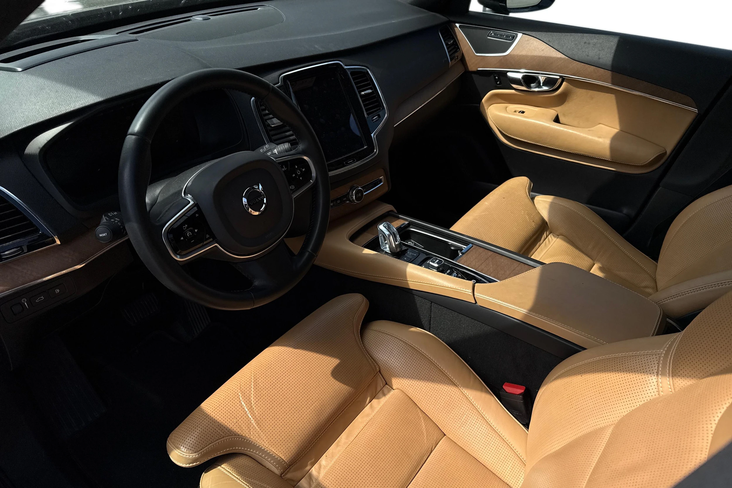 musta Volvo XC90 2017 kuva 3.