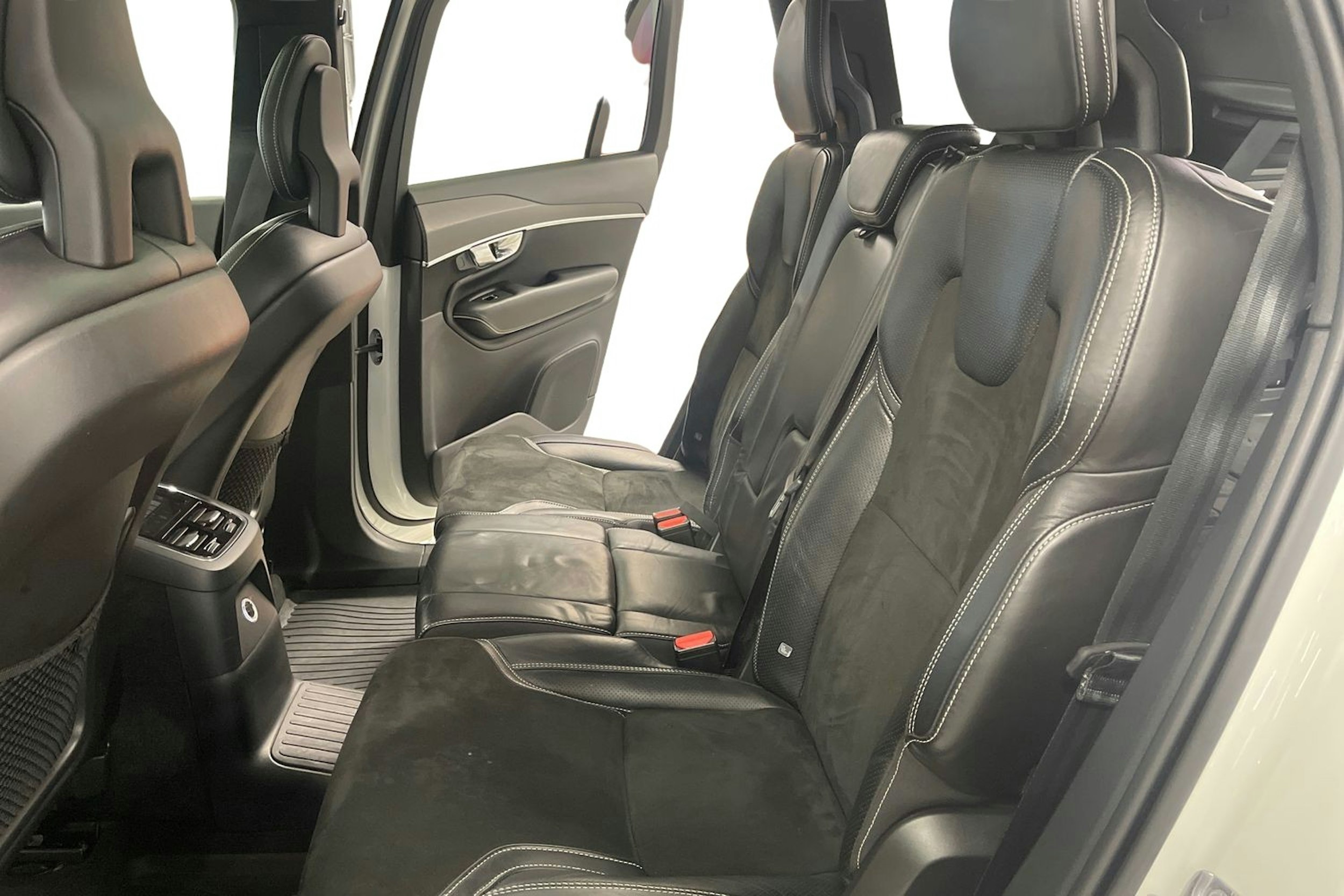 valkoinen Volvo XC90 2018 kuva 10.