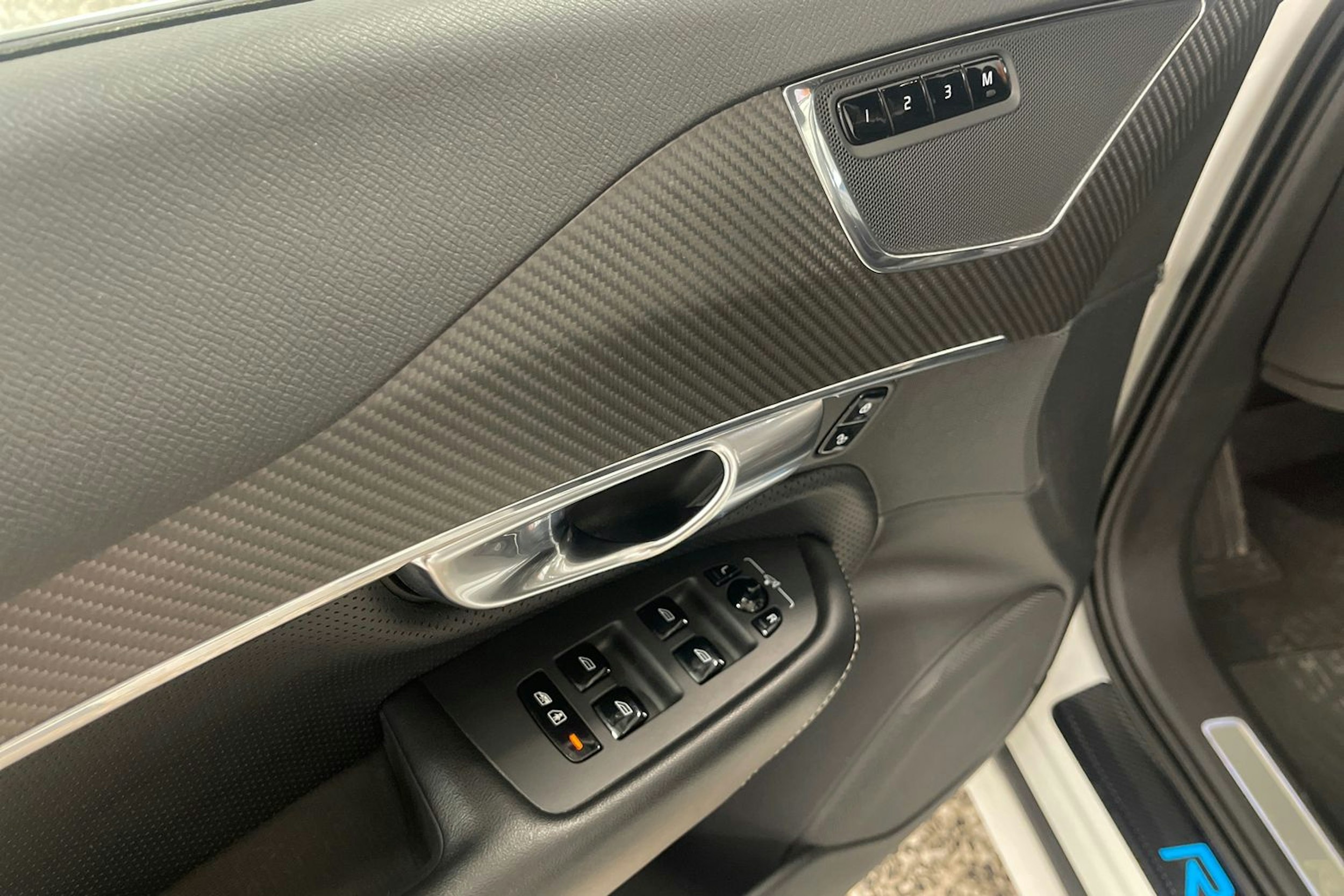 valkoinen Volvo XC90 2018 kuva 14.