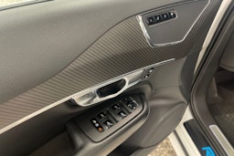 valkoinen Volvo XC90 2018 kuva 14.