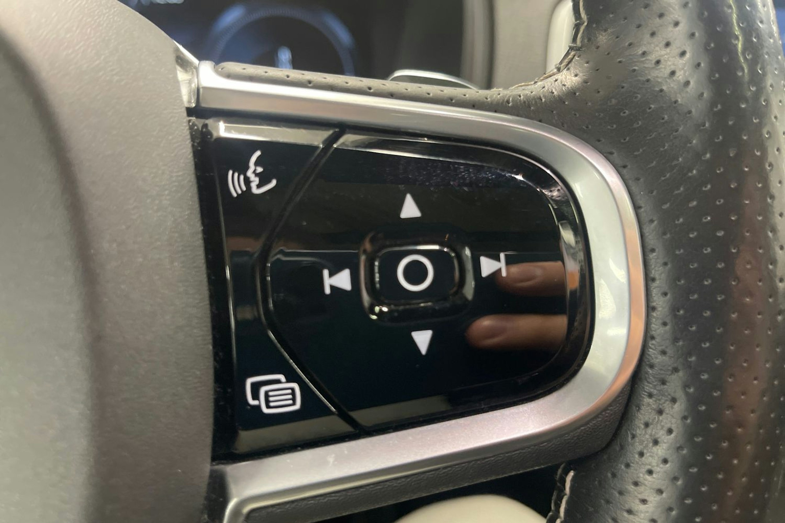 valkoinen Volvo XC90 2018 kuva 18.