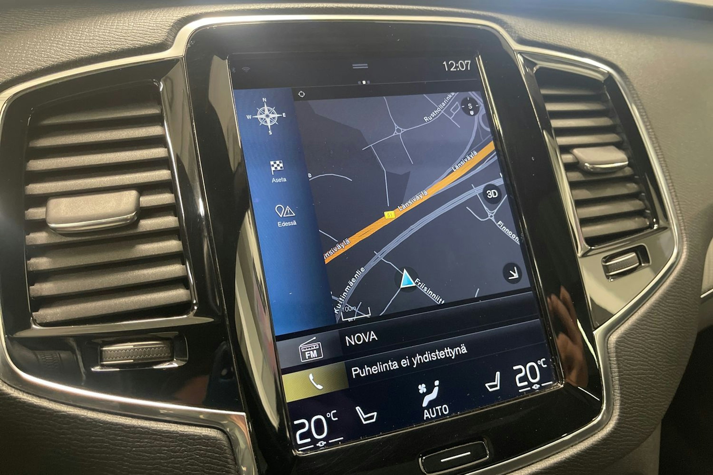 valkoinen Volvo XC90 2018 kuva 21.