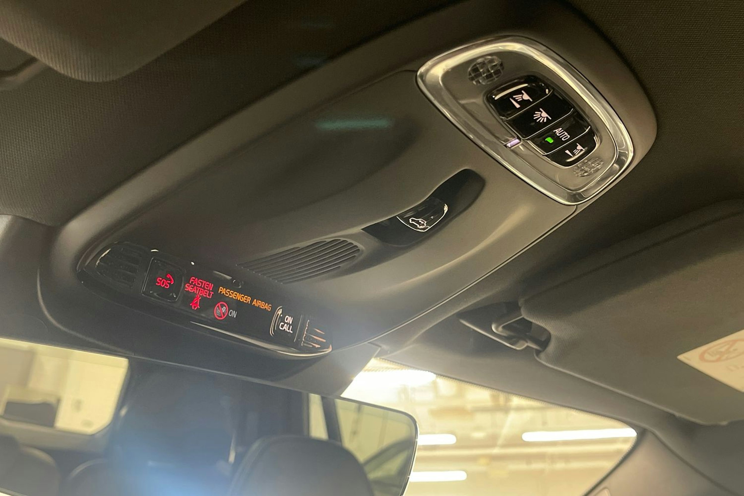 valkoinen Volvo XC90 2018 kuva 23.