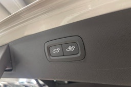 valkoinen Volvo XC90 2018 kuva 28.