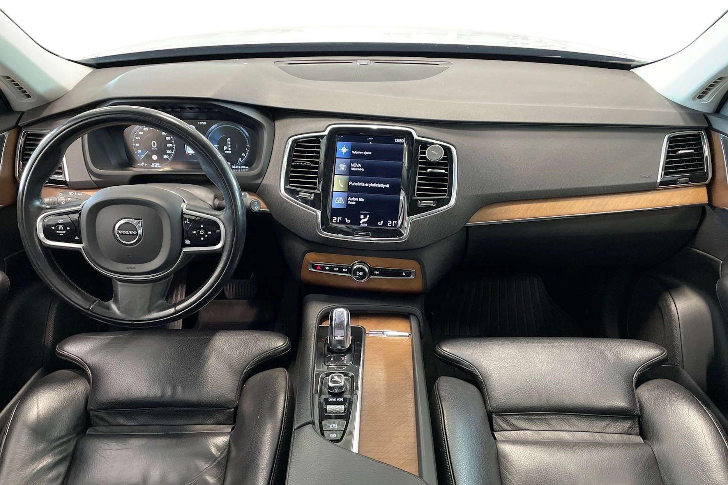 valkoinen Volvo XC90 2017 kuva 9.