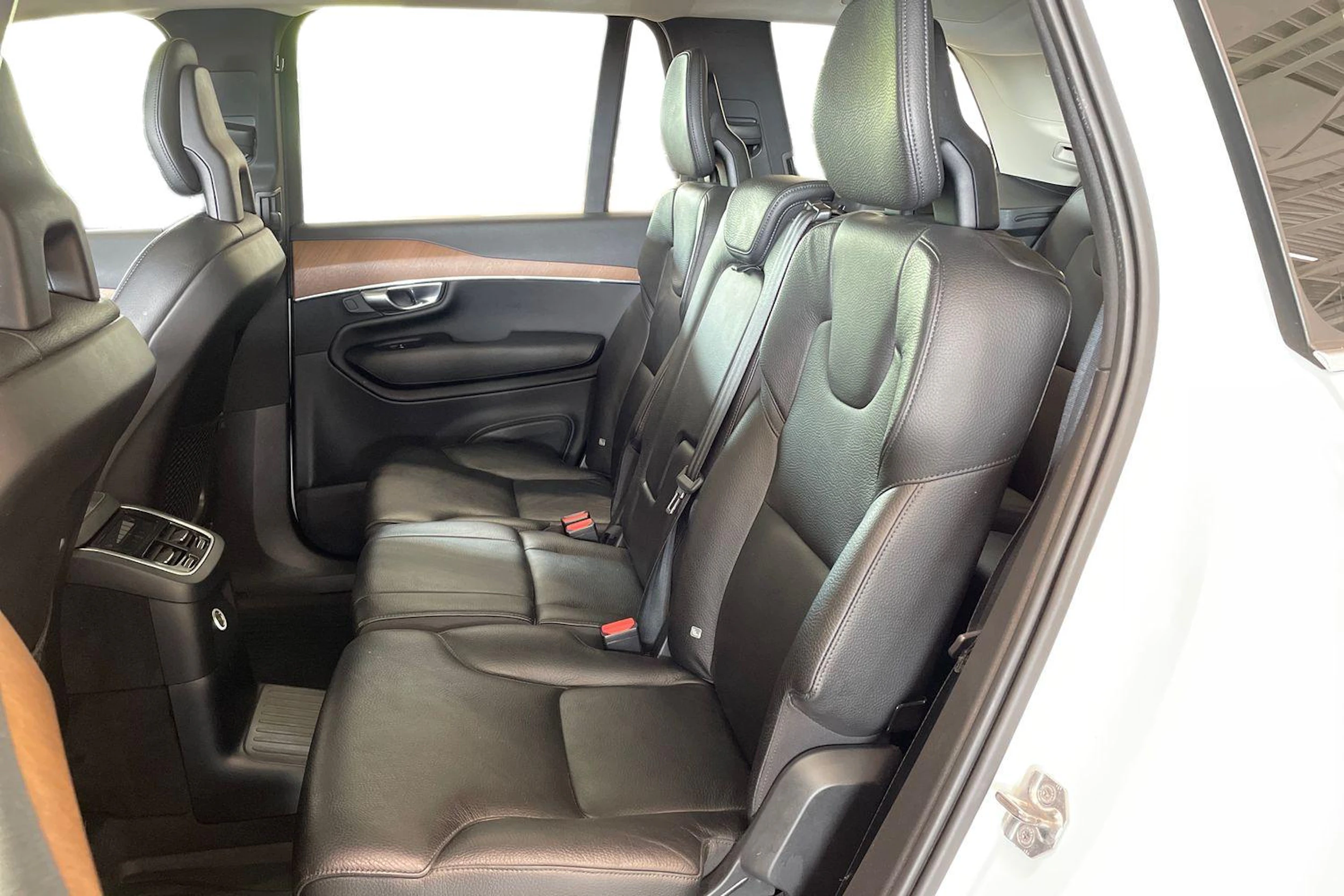 valkoinen Volvo XC90 2017 kuva 11.