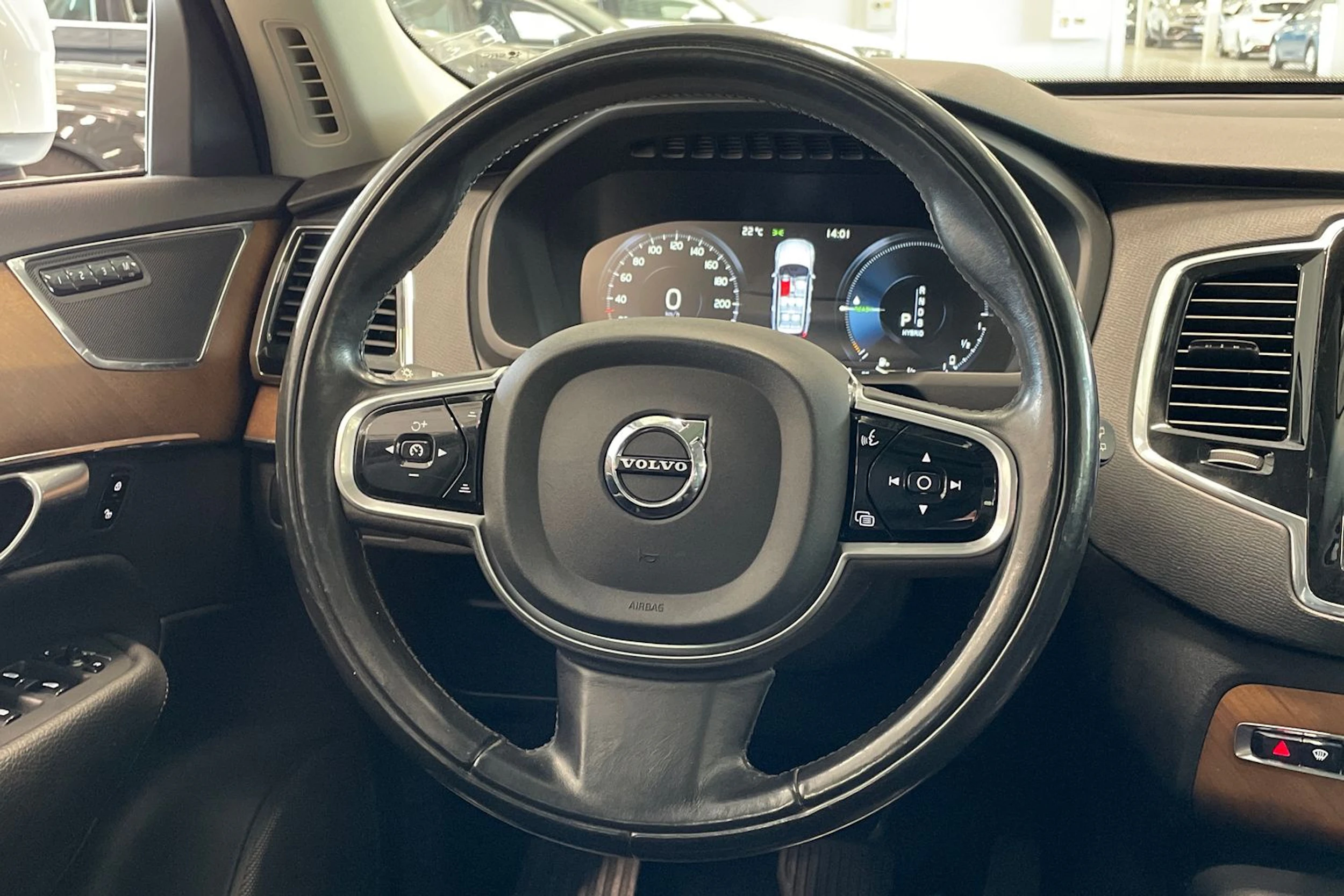 valkoinen Volvo XC90 2017 kuva 18.