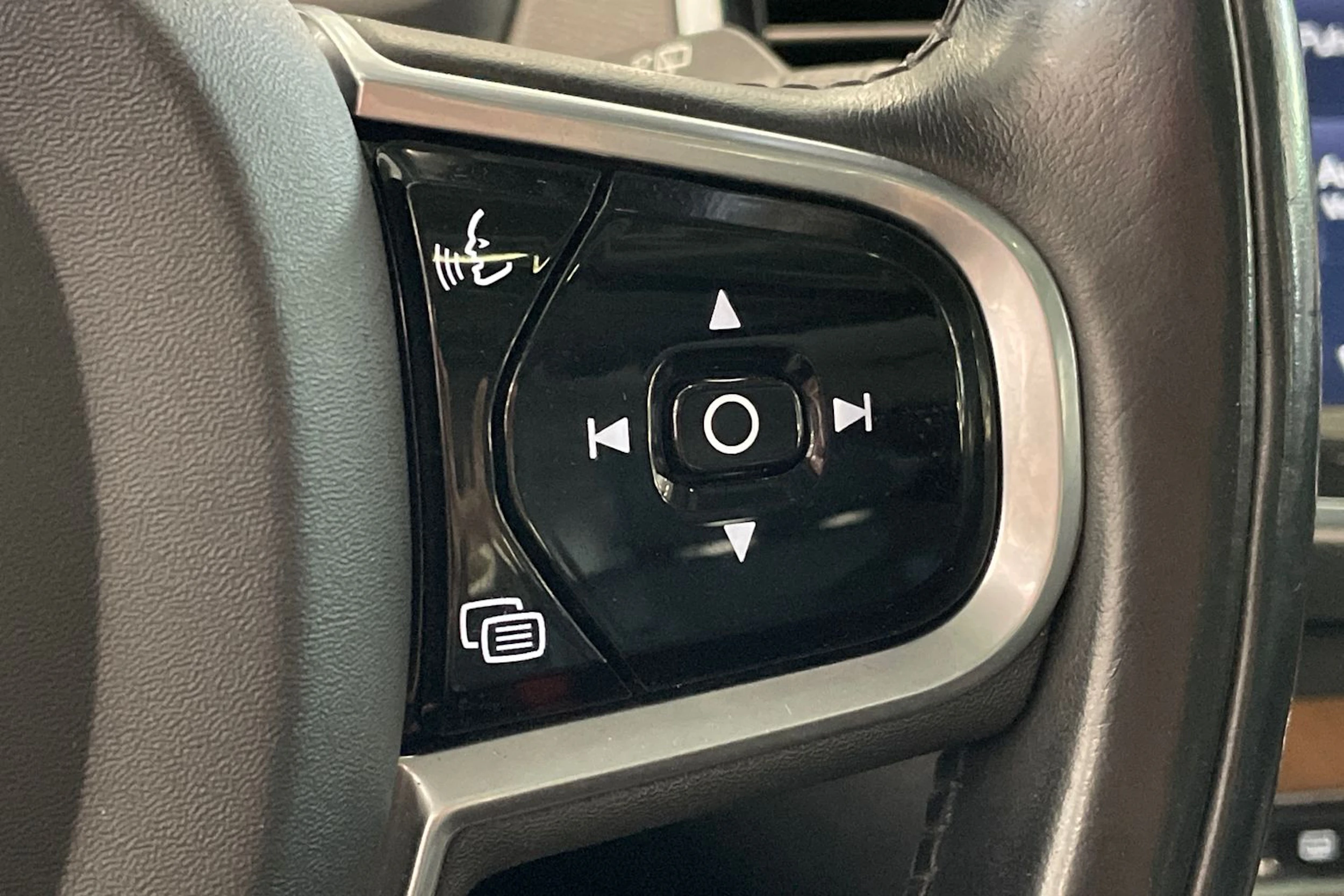 valkoinen Volvo XC90 2017 kuva 20.