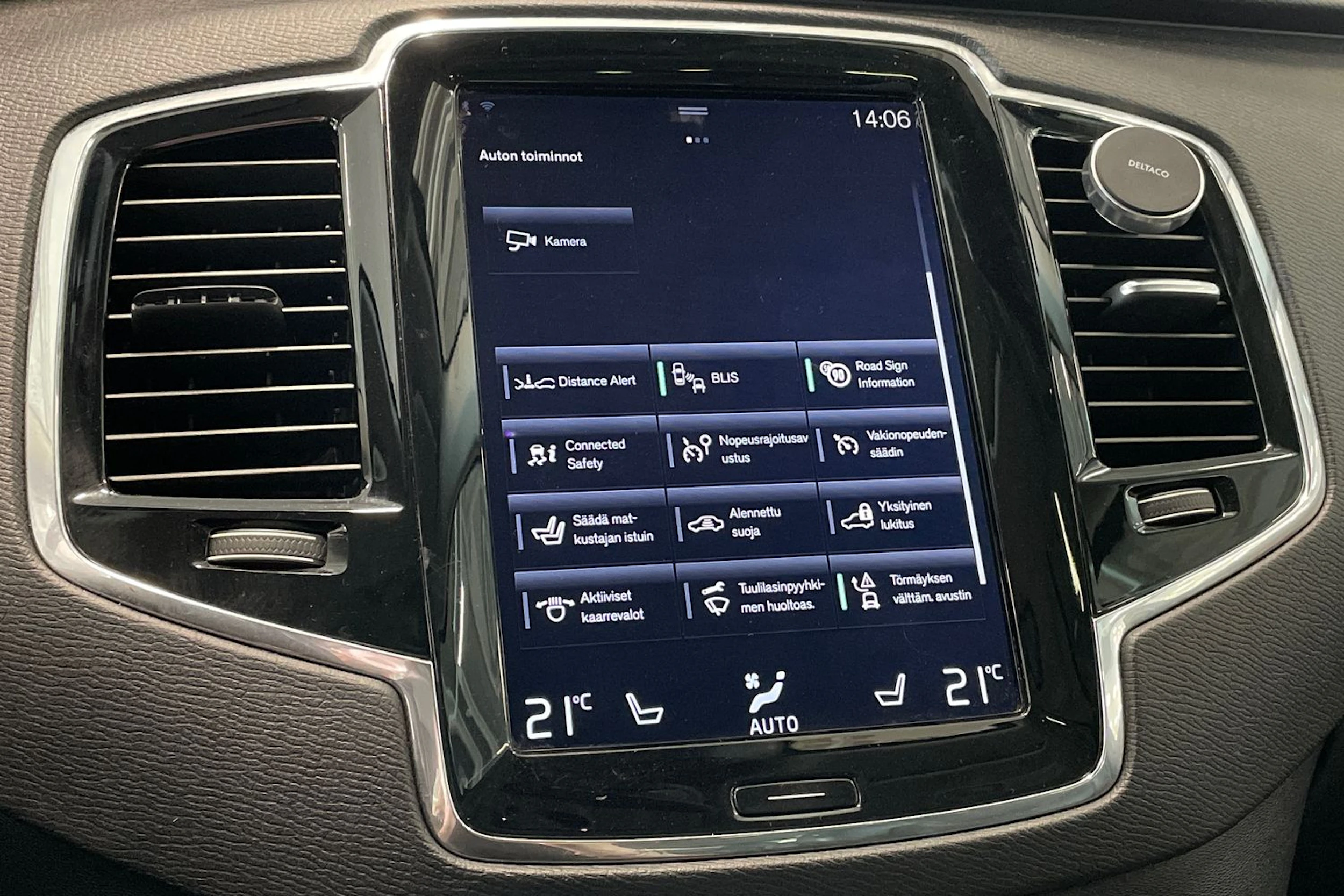 valkoinen Volvo XC90 2017 kuva 27.