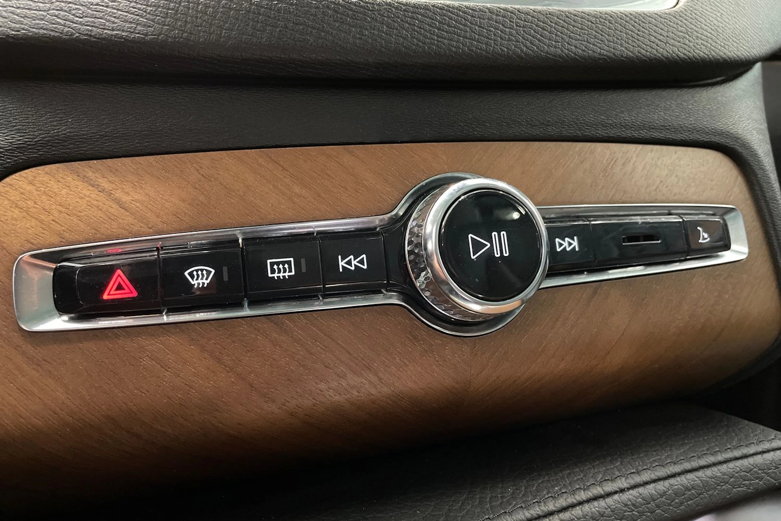 valkoinen Volvo XC90 2017 kuva 33.