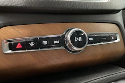 valkoinen Volvo XC90 2017 kuva 33.