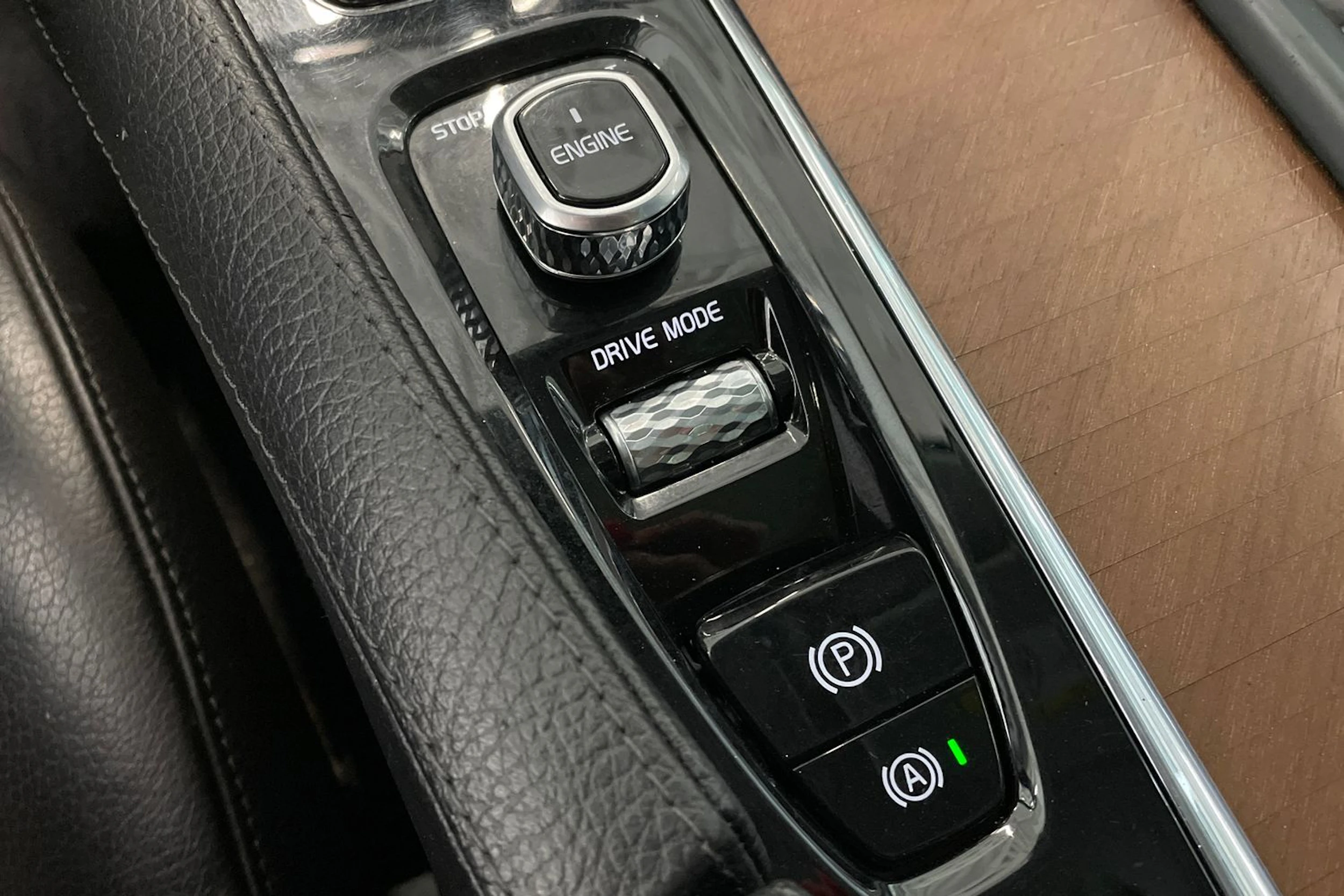 valkoinen Volvo XC90 2017 kuva 35.
