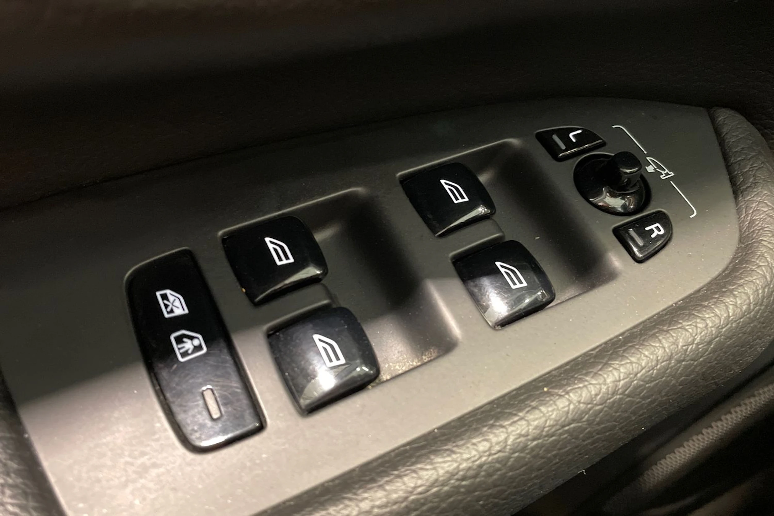 valkoinen Volvo XC90 2017 kuva 36.