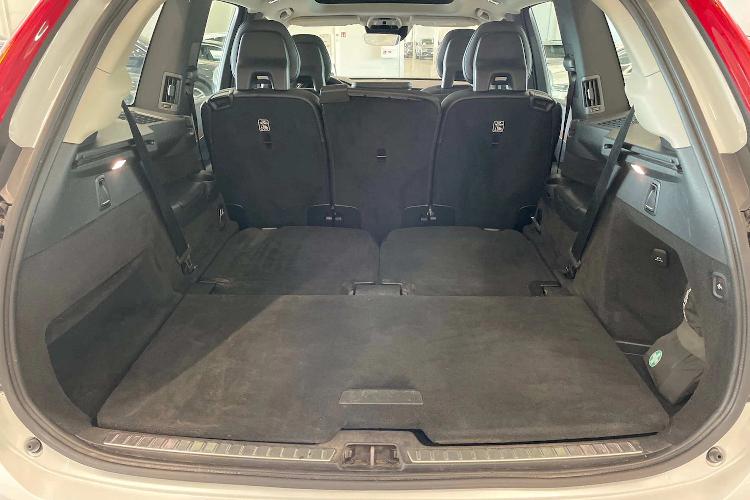 valkoinen Volvo XC90 2017 kuva 38.