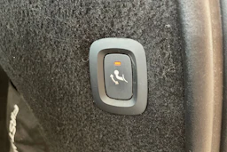 valkoinen Volvo XC90 2017 kuva 41.