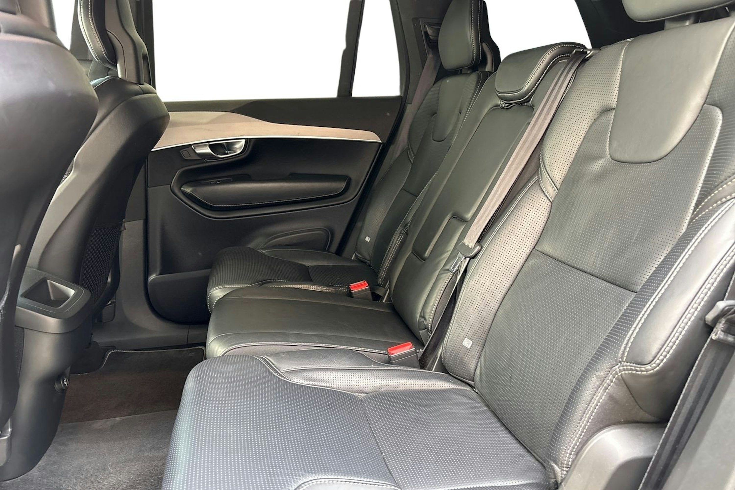 harmaa Volvo XC90 2017 kuva 8.