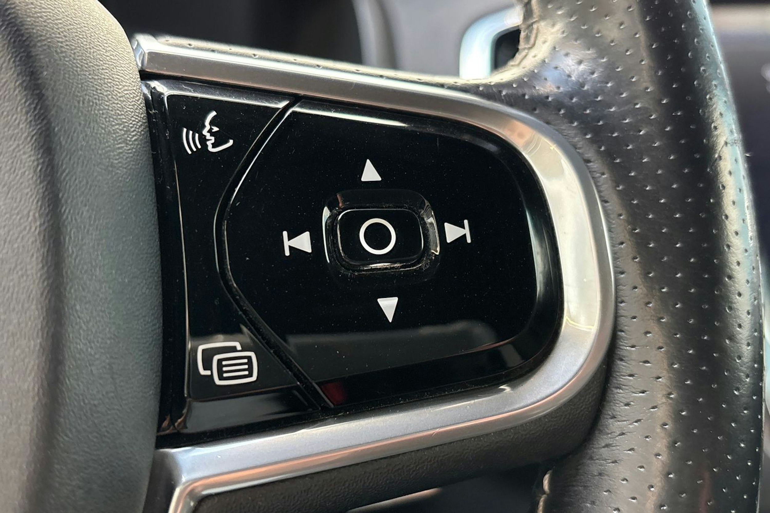 harmaa Volvo XC90 2017 kuva 20.