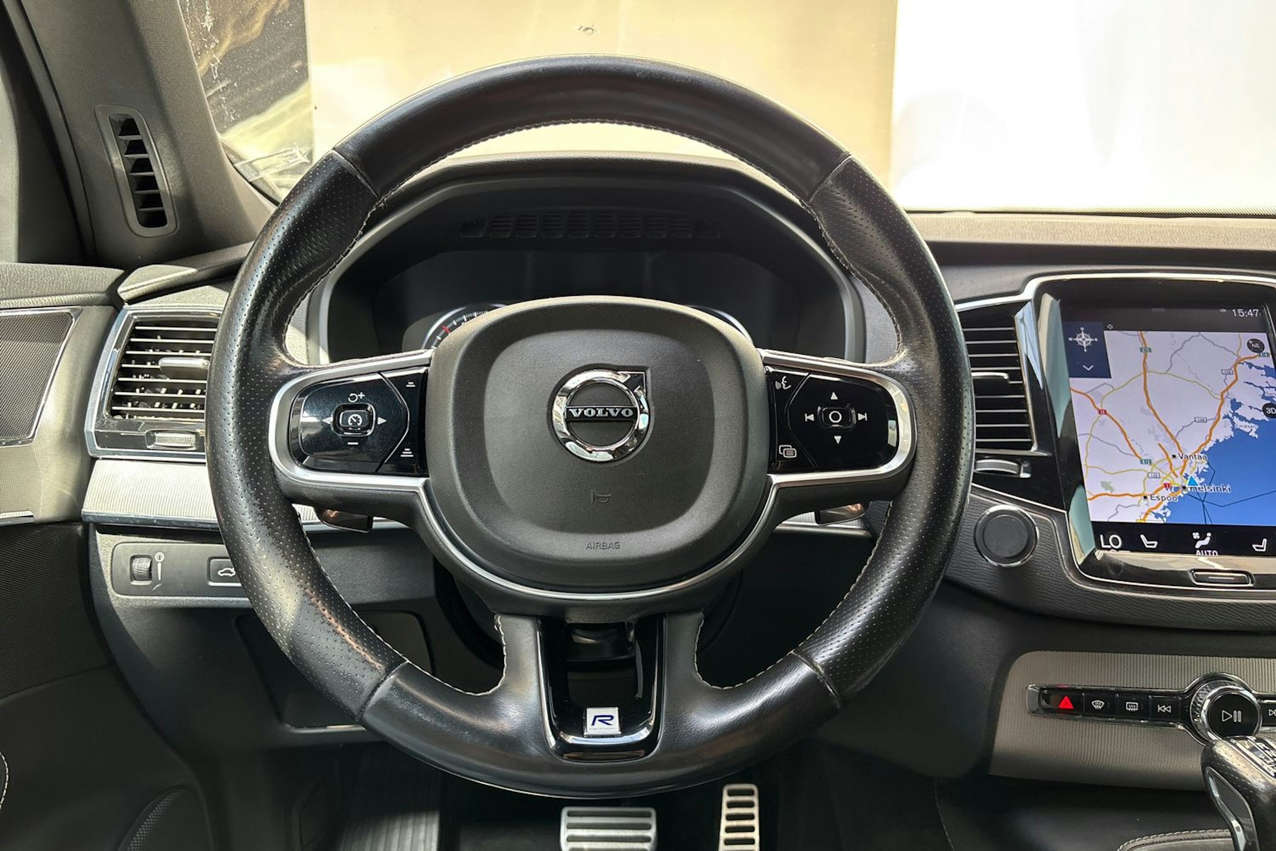 harmaa Volvo XC90 2017 kuva 21.